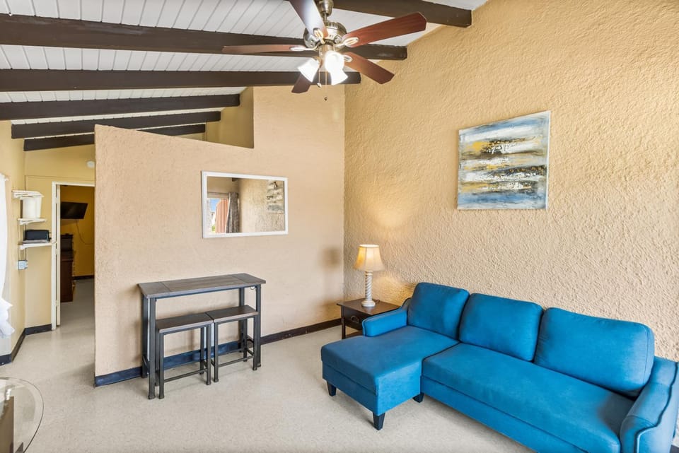 One blue Caribbean View condo Apartment in St. Croix