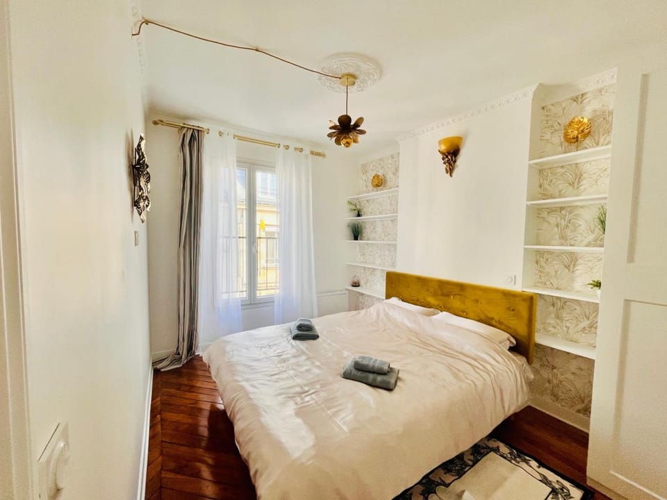Bed, Photo of the whole room, Bedroom, towels, wardrobe