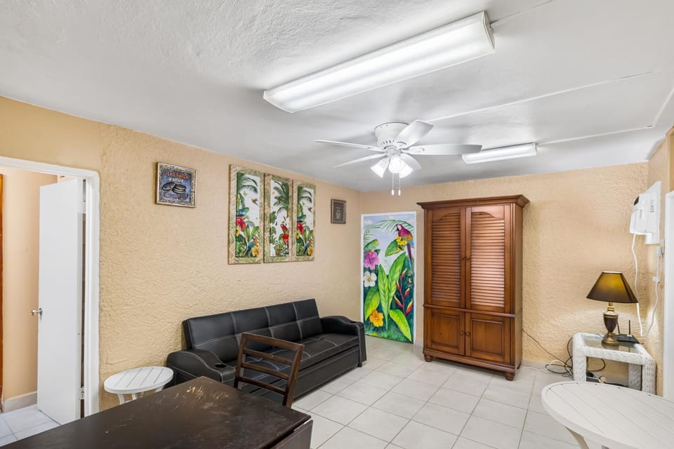 Yours for the asking- Cozy, Caribbean, condo condo Apartment in St. Croix
