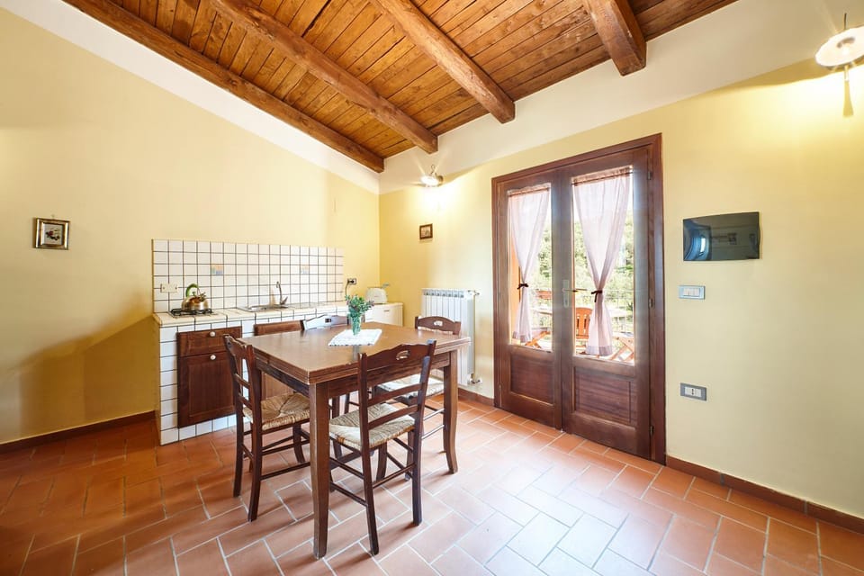 Kitchen or kitchenette, Dining area, Garden view
