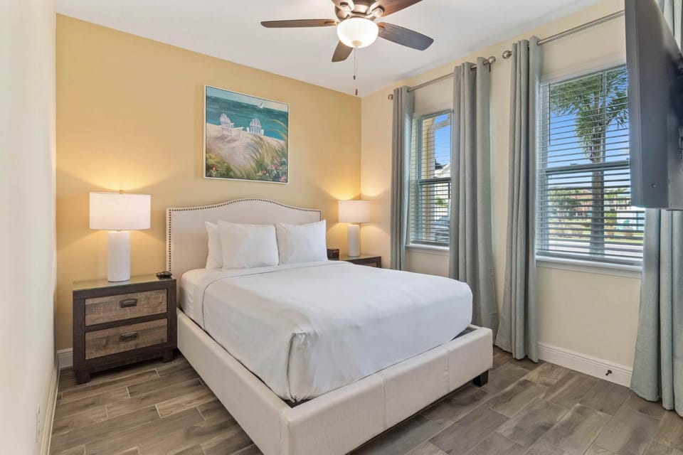 2971 Castaway Lane House in Bay Lake