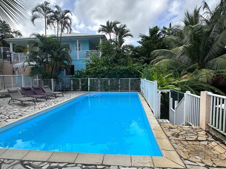 Property building, Day, Garden, Garden view, Pool view, Swimming pool