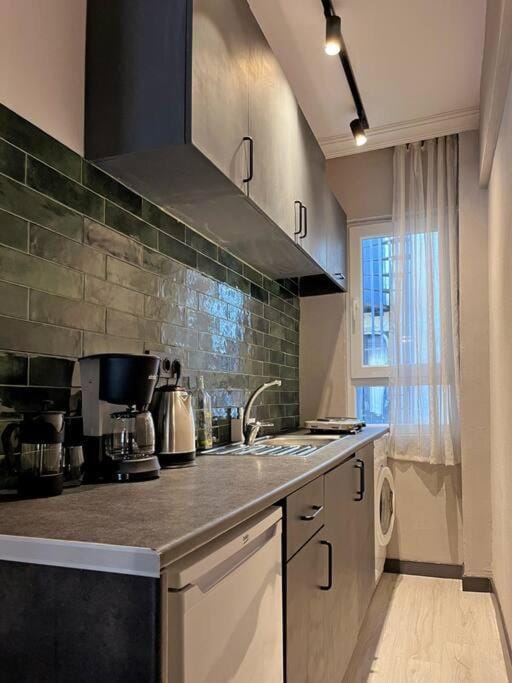 Central & cosy flat for 4 Person Apartment in Istanbul