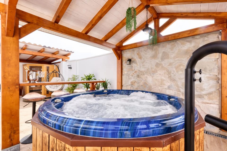 Hot Tub, Sauna, Lounge or bar, Spa and wellness centre/facilities, Area and facilities, Bath