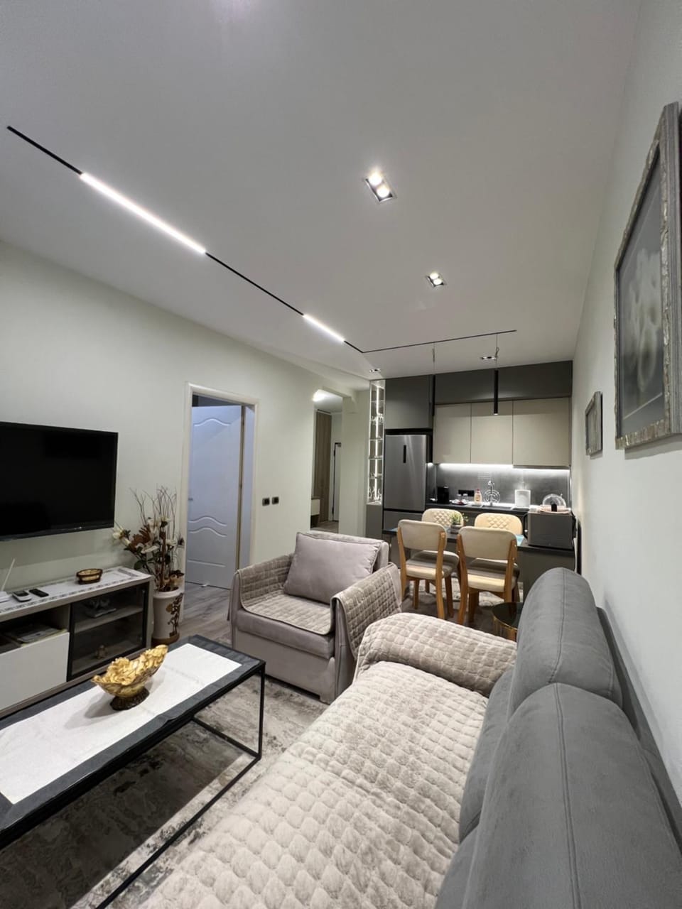 TV and multimedia, Living room, Dining area