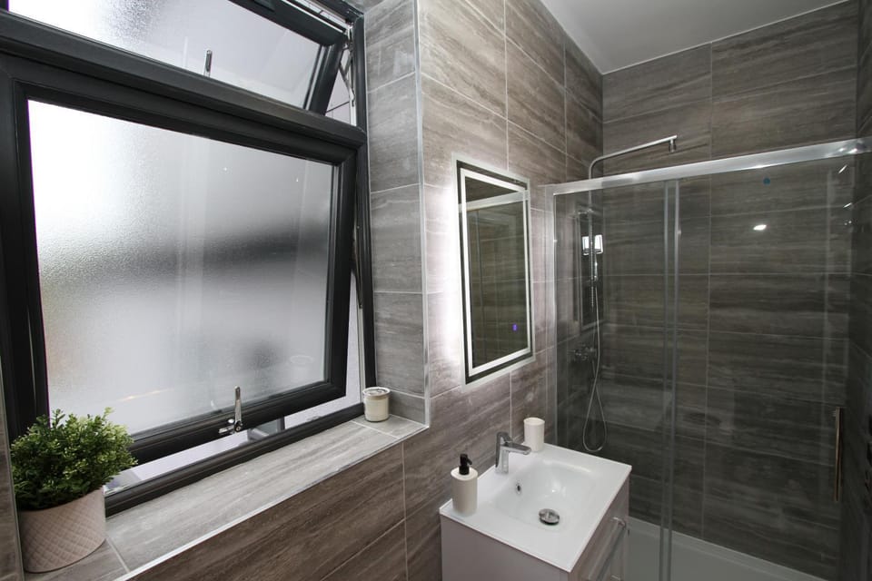 Shower, Bathroom