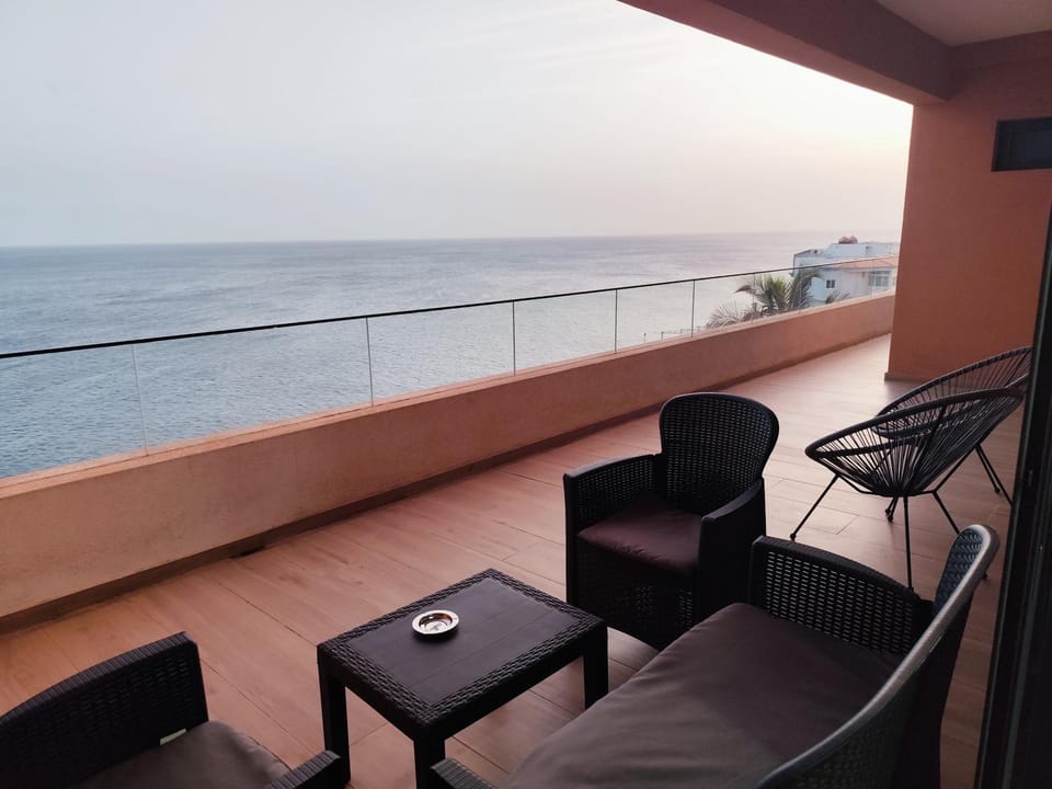 Ocean Mirror Apartment Apartment in Praia