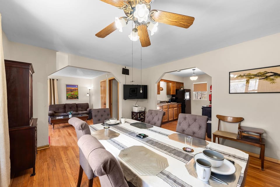 TV and multimedia, Living room, Seating area, Dining area, Evening entertainment, internet, kitchen