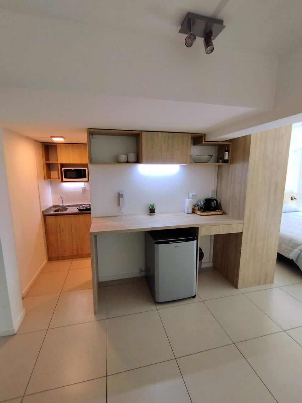 Kitchen or kitchenette, minibar, oven