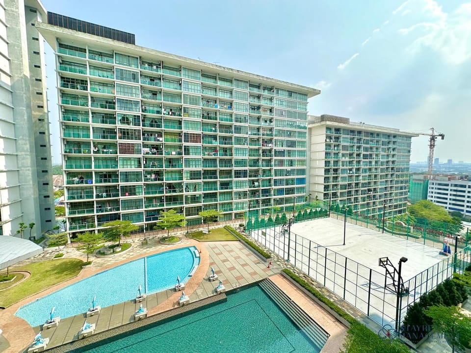 Pool view, Swimming pool