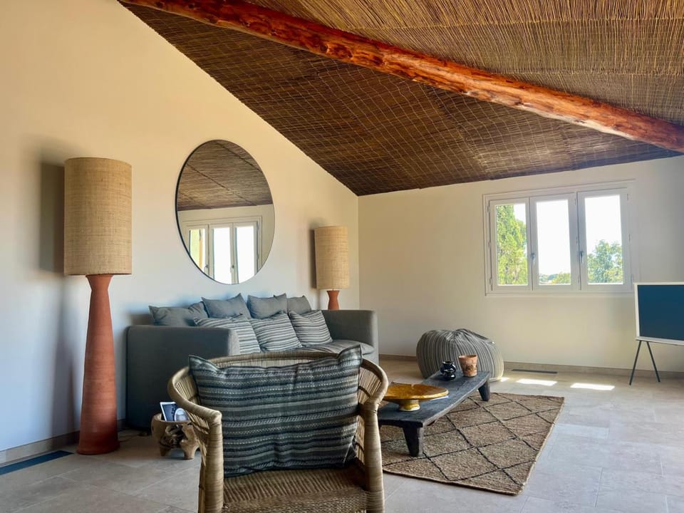 Living room, Lounge or bar