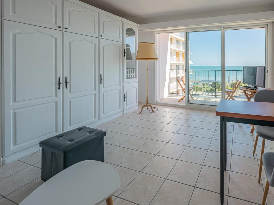 Studio 2 pers accès plage direct, balcon Apartment in Les Sables-d'Olonne
