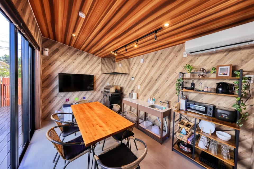 Kitchen or kitchenette, kitchen
