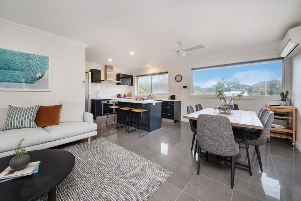 Kitchen or kitchenette, Living room, Dining area