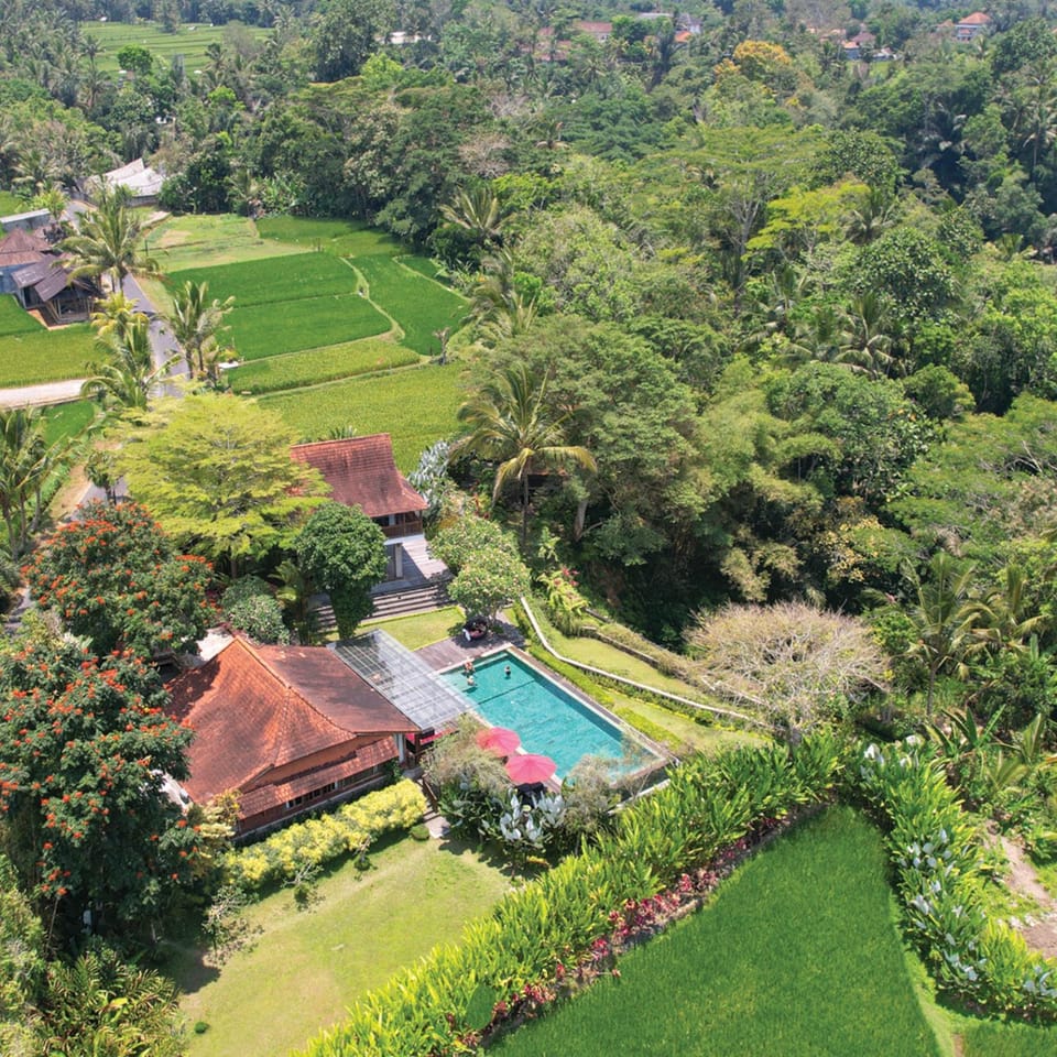 Property building, View (from property/room)