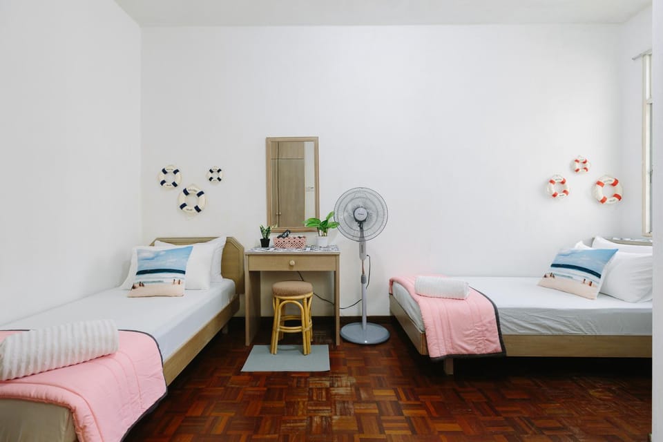 EE's Seaside House - Homestay 3 min walk to beach Apartment in Batu Ferringhi, Penang, Malaysia