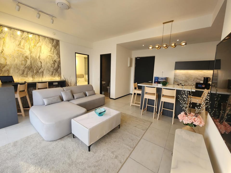 TV and multimedia, Kitchen or kitchenette, Living room, Seating area, Dining area, minibar