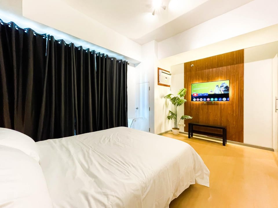 Hotel like unit The Avant at the Fort Apartment in Makati
