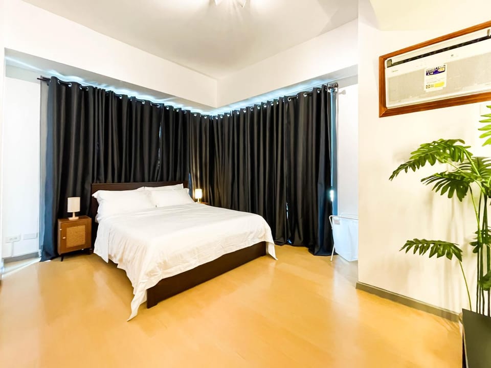 Hotel like unit The Avant at the Fort Apartment in Makati