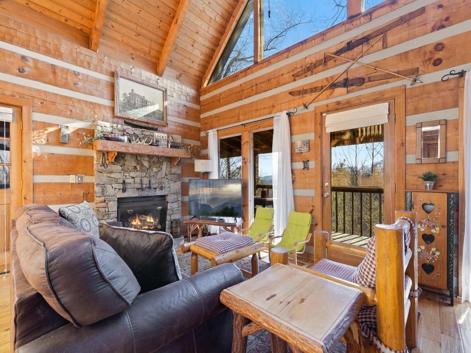 Balcony/Terrace, Living room, Mountain view, fireplace, furniture