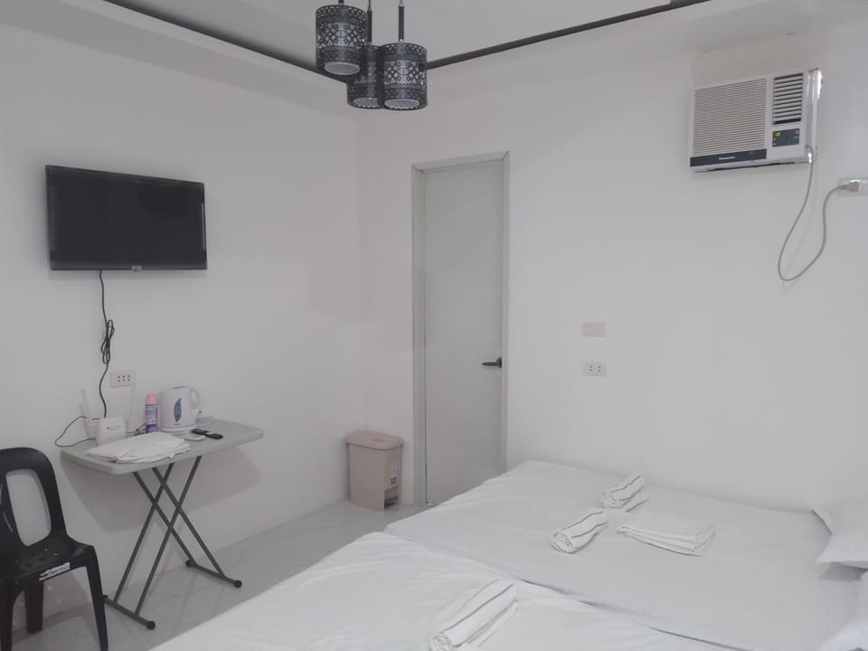 Bed, TV and multimedia, towels, air conditioner