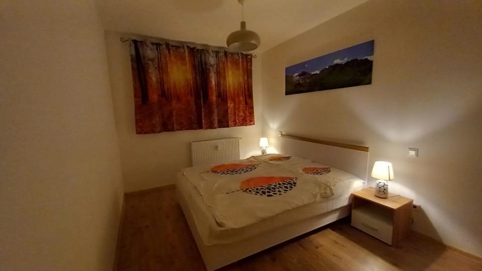 Priestranný apartmán Rena v malebnom apartmánovom dome Hôrky pri svahu v Pavčinej Lehote Apartment in Slovakia
