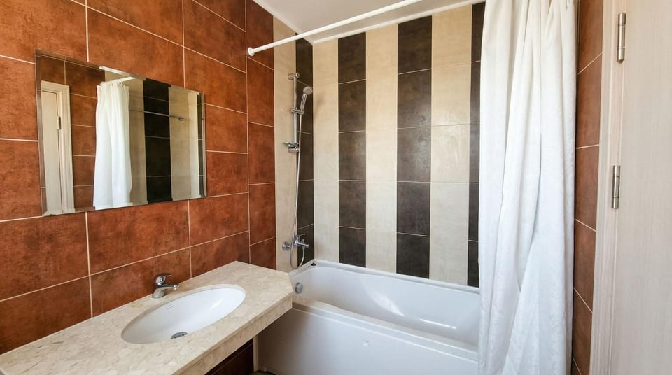 Mountain Paradise 4 - 1 Bedroom - Gondola, 100m away - Washer Apartment in Bansko