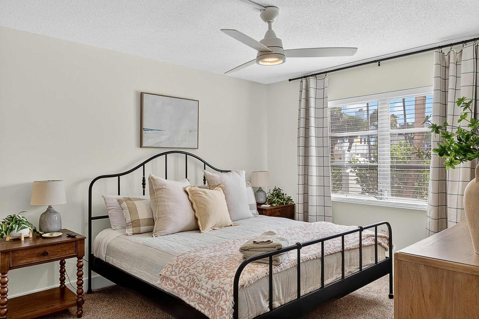 Bed, Bedroom