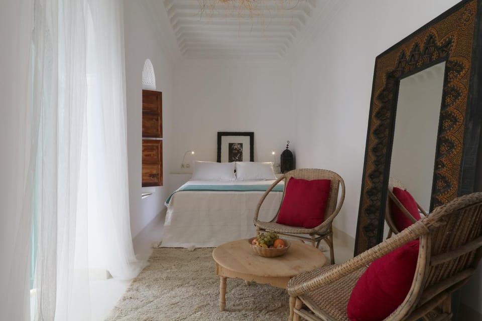 Bed, Living room, Photo of the whole room, Seating area, Bedroom