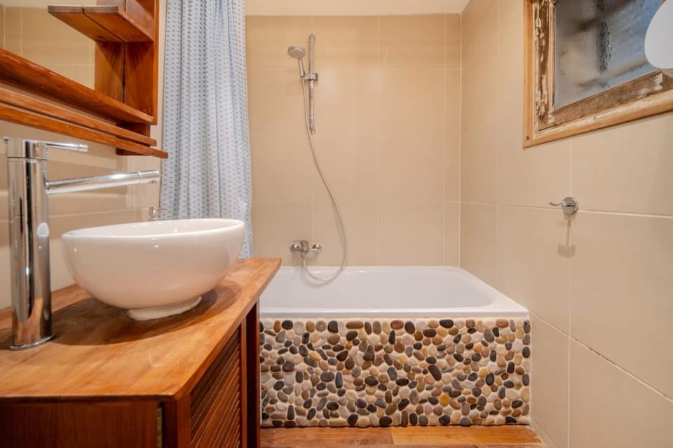 The Ecucentre with Parking - Historic District Apartment in Montpellier