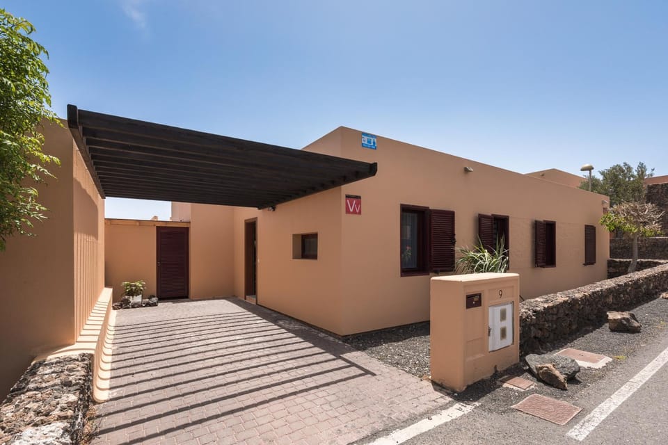 Home2Book Charming Private Pool Aloha Beach Villa Villa in Maxorata