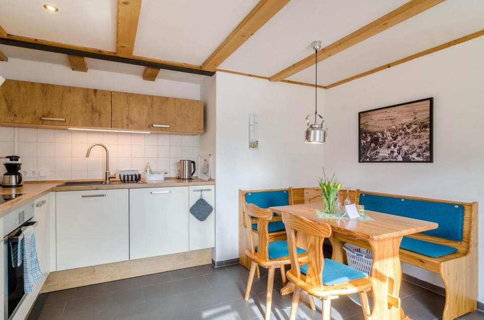 Property building, Kitchen or kitchenette, Living room