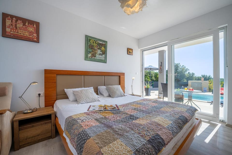 Bed, Bedroom, Pool view, Swimming pool