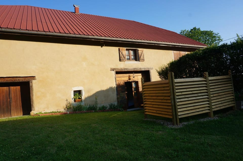 Le Bois gentil Apartment in Jura