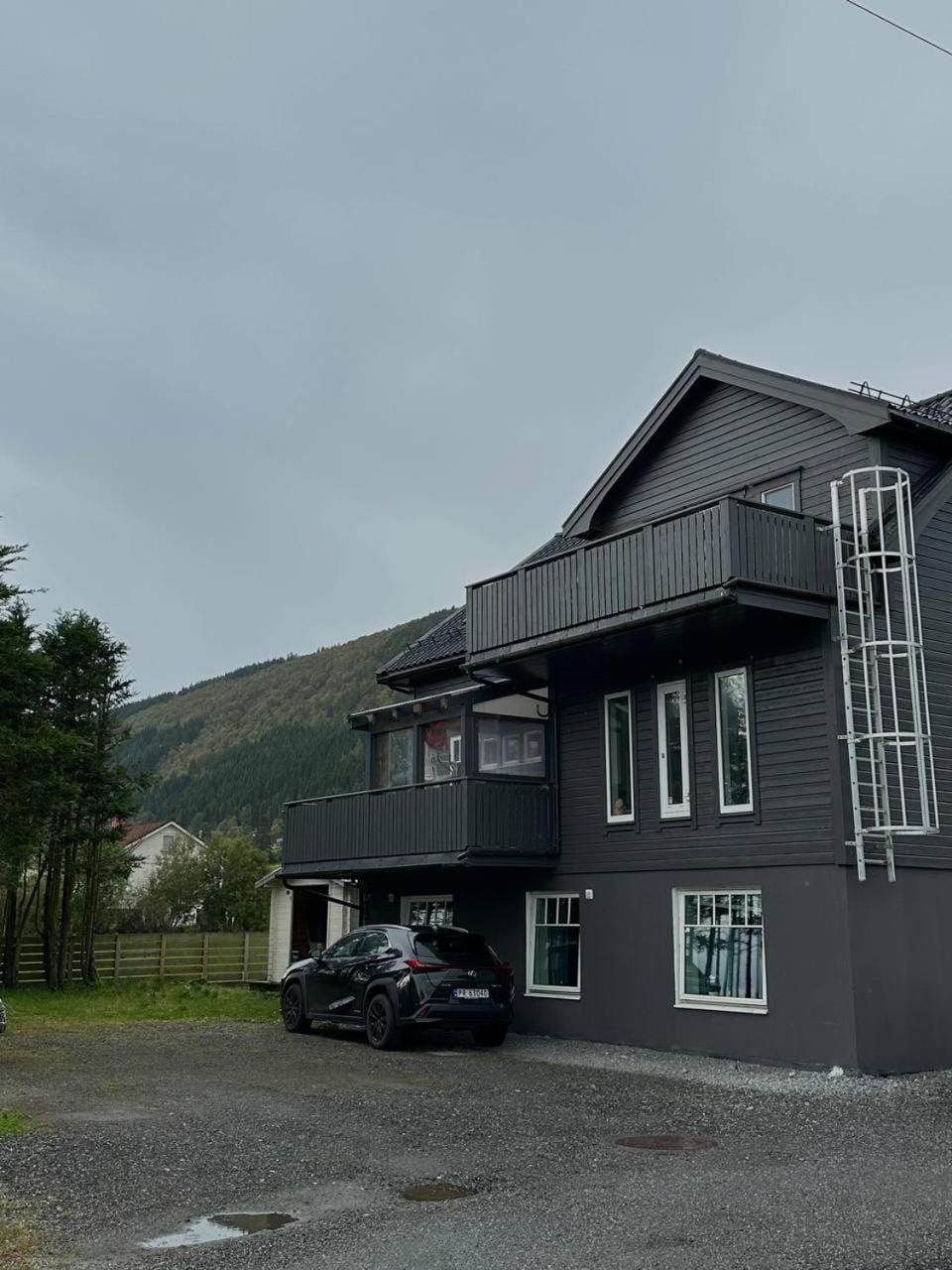 Property building, Day, Natural landscape, Mountain view, Parking