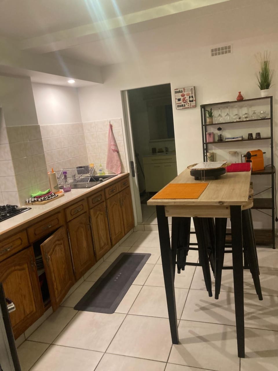 Kitchen or kitchenette, Dining area, stove