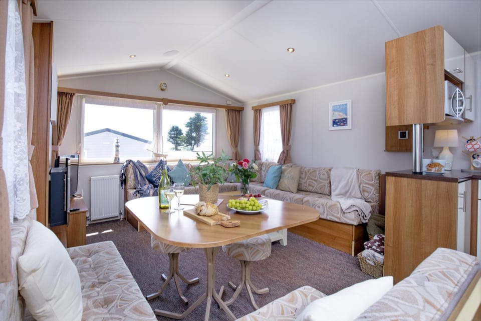 Cheerful holiday home at Landscove Holiday Park in Brixham House in Brixham