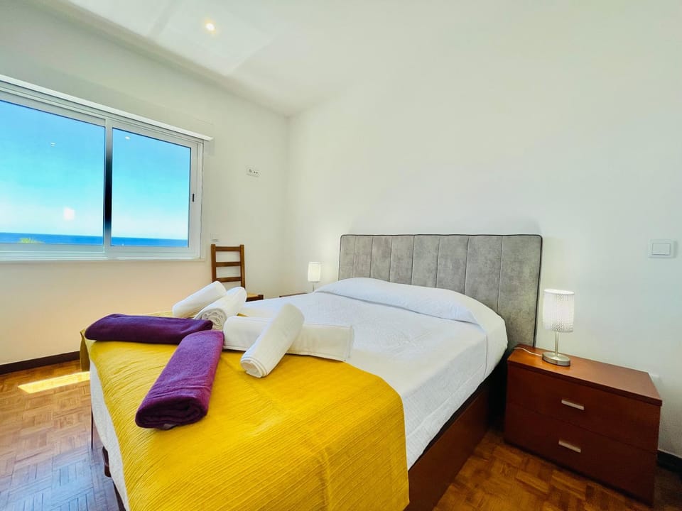 Paraíso - Beachfront - Private Parking Apartment in Portimao