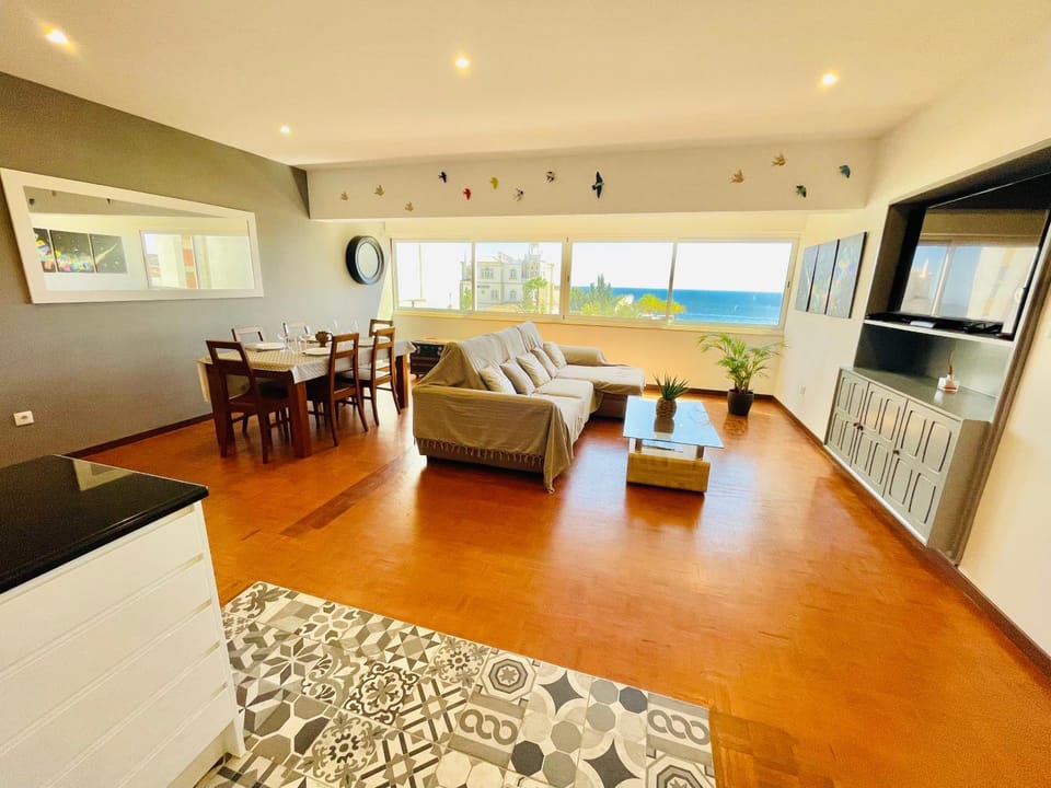 Paraíso - Beachfront - Private Parking Apartment in Portimao