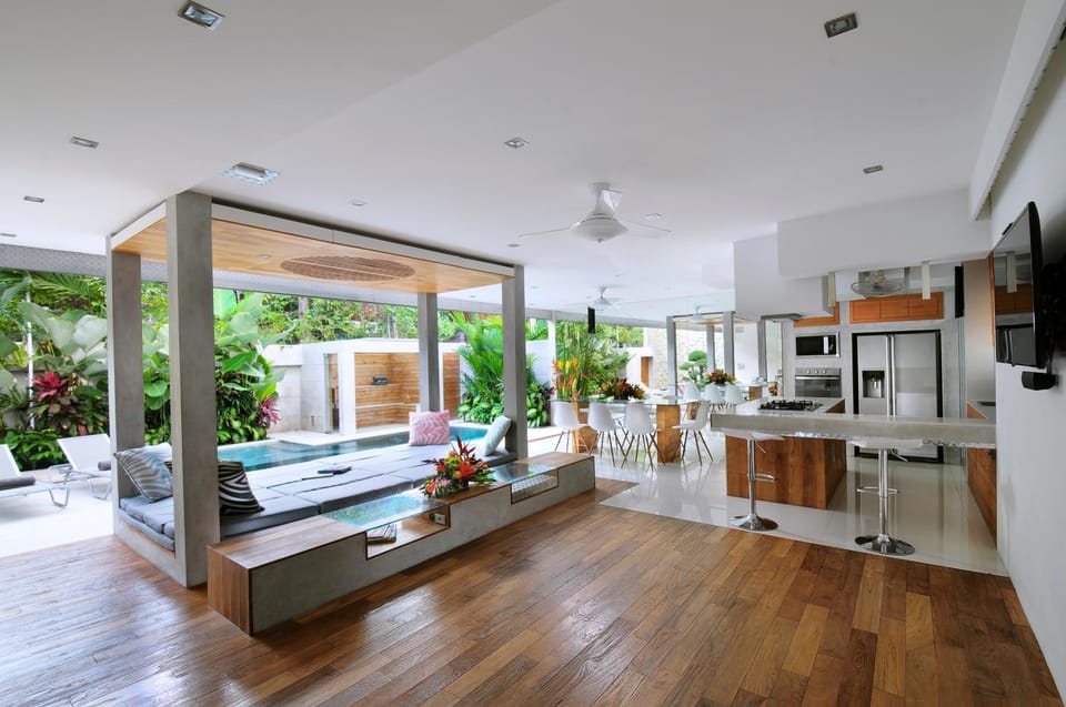 TV and multimedia, Kitchen or kitchenette, Living room, Seating area, Dining area, Swimming pool