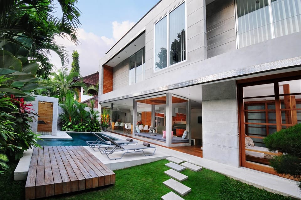 Property building, Swimming pool