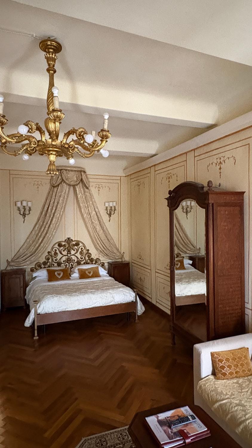 Bedroom, wardrobe