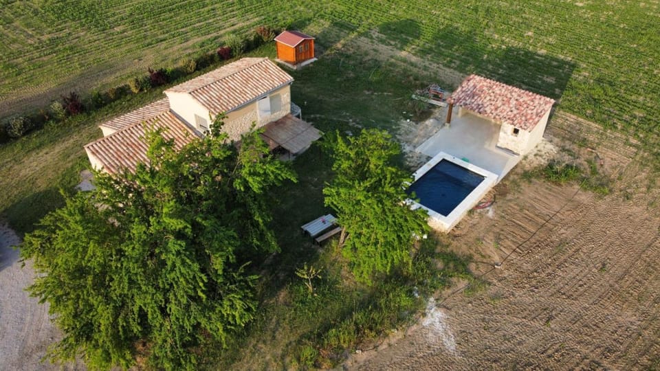 Le Petit Cabanon Provençal Villa in Forcalquier