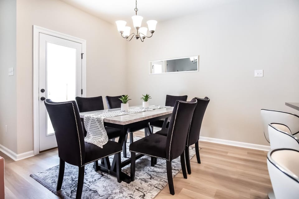 Seating area, Dining area