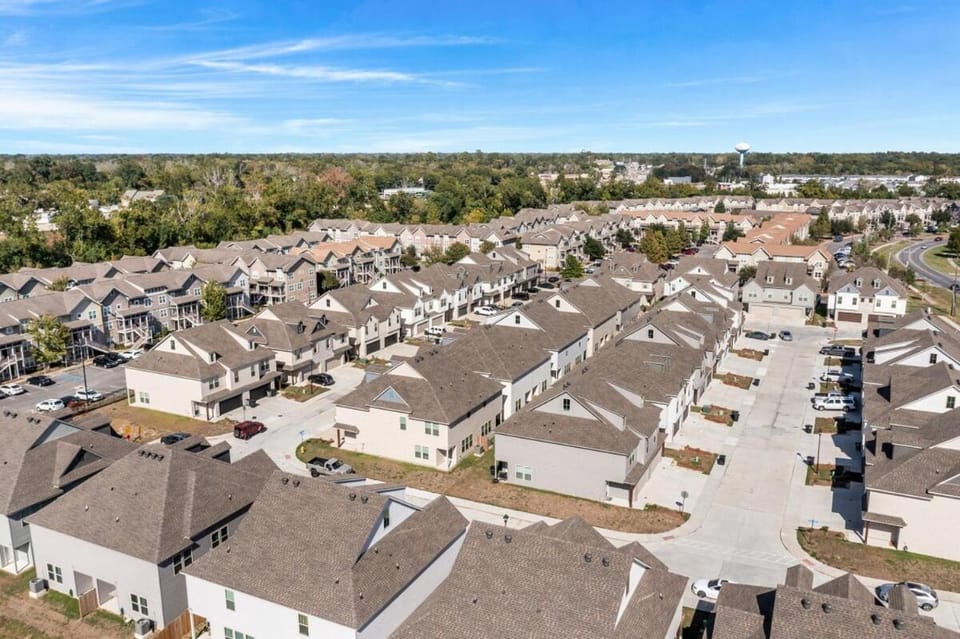 Neighbourhood, Bird's eye view
