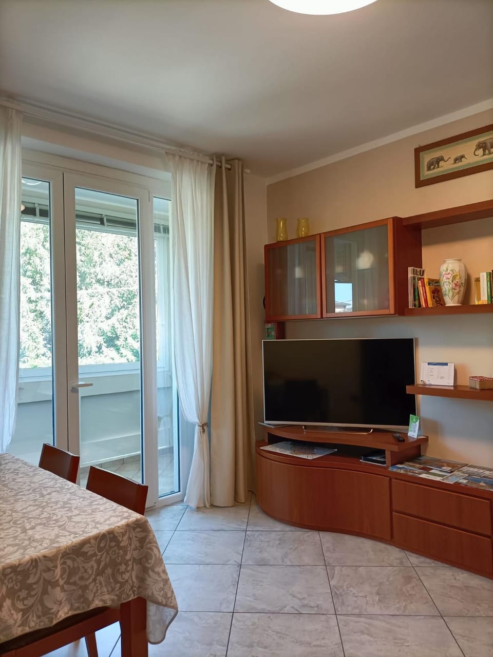 TV and multimedia, Kitchen or kitchenette, Dining area