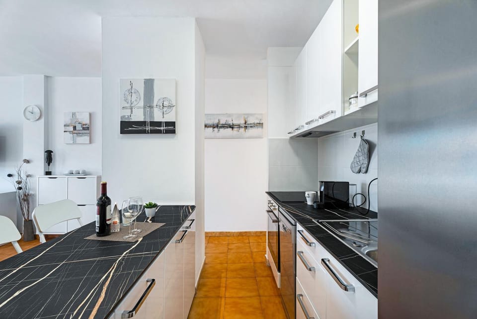 Kitchen or kitchenette, Living room