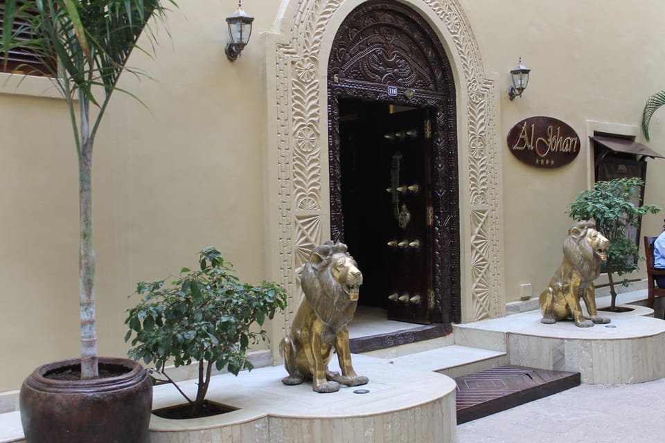Property building, Facade/entrance