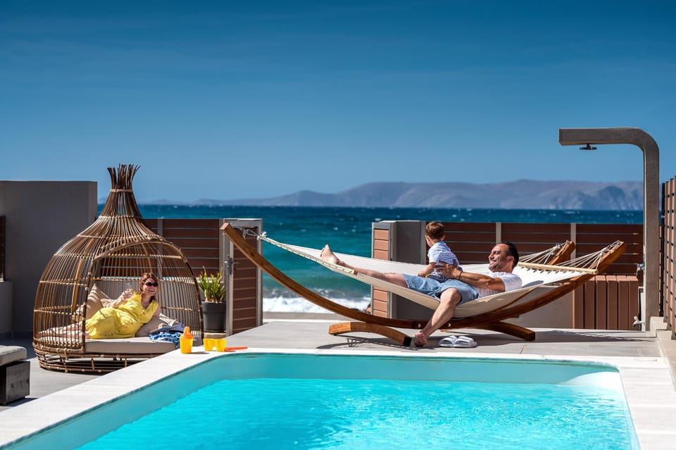 Patio, Pool view, Sea view, Swimming pool, sunbed