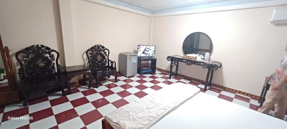 TV and multimedia, Photo of the whole room, hair dresser